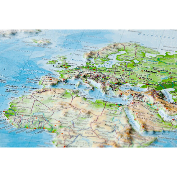 Georelief Mapa mundial World map, large 3D relief map with wooden frame (in German)