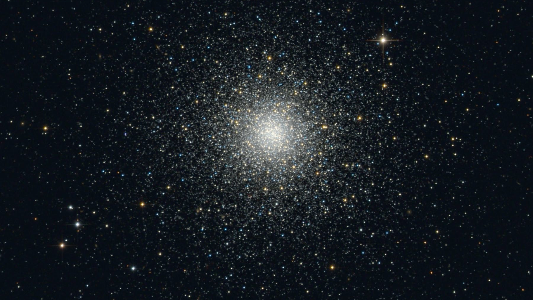 O enxame globular M3 na constelação Cães de Caça. Bernhard Hubl / CCD Guide