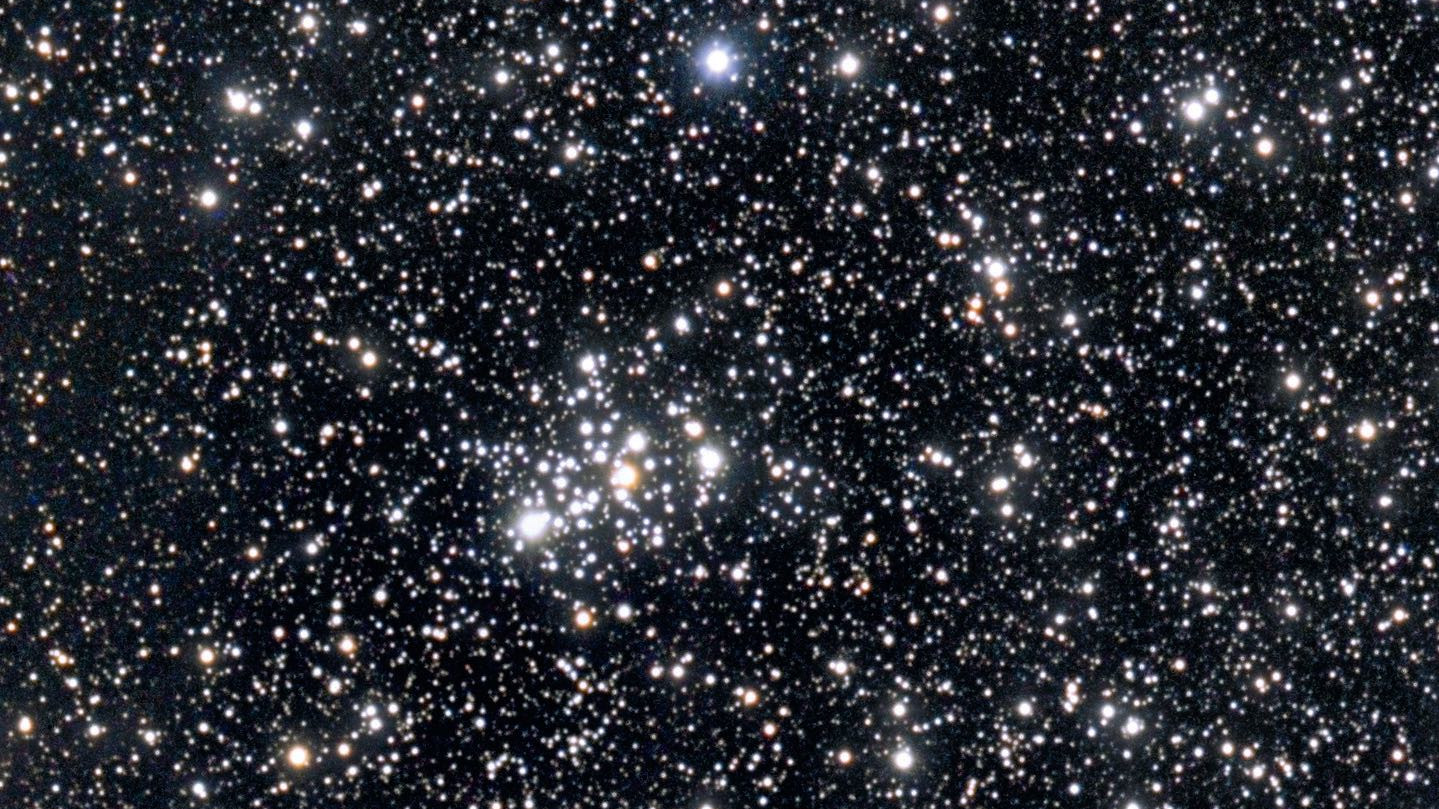 O aglomerado estelar aberto M 103 na constelação Cassiopeia. Peter Knappert 