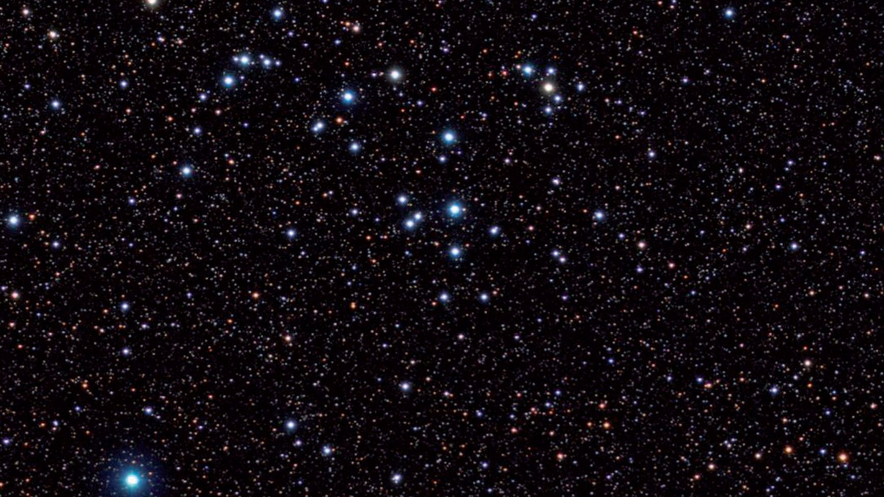 NGC 6633 impressiona com as suas inúmeras estrelas de brilho semelhante. Herbert Walter / CCD Guide 