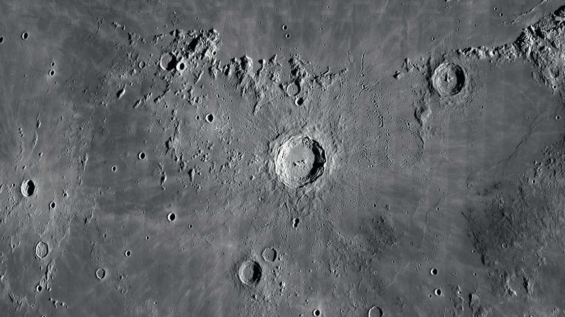 Muitos observadores consideram Copérnico a mais bela cratera lunar.