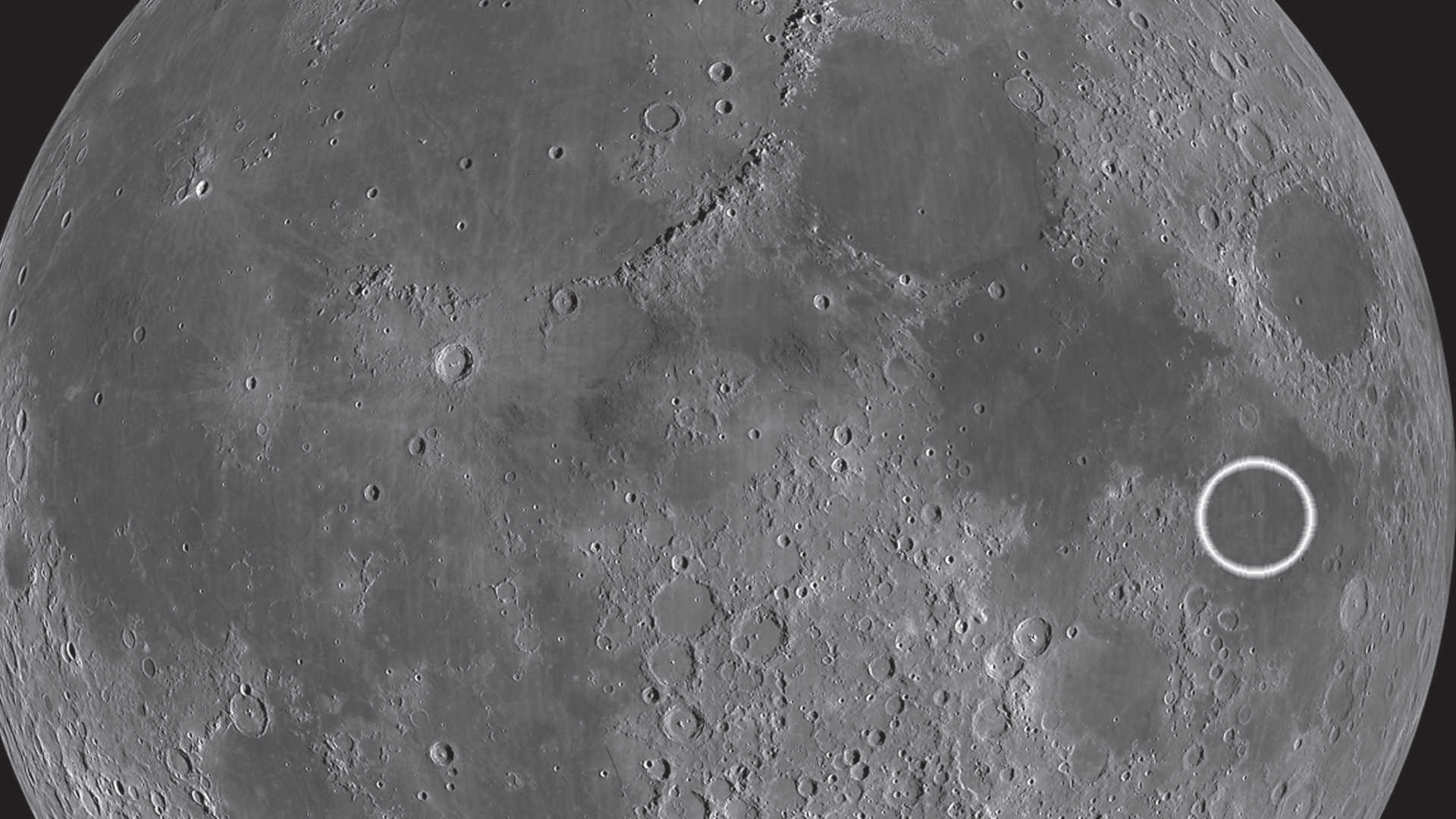 As duas crateras Messier e Messier A encontram-se quase no centro do Mare Fecunditatis. O padrão de ejeção alongado de Messier A é único. NASA/GSFC/Arizona State University