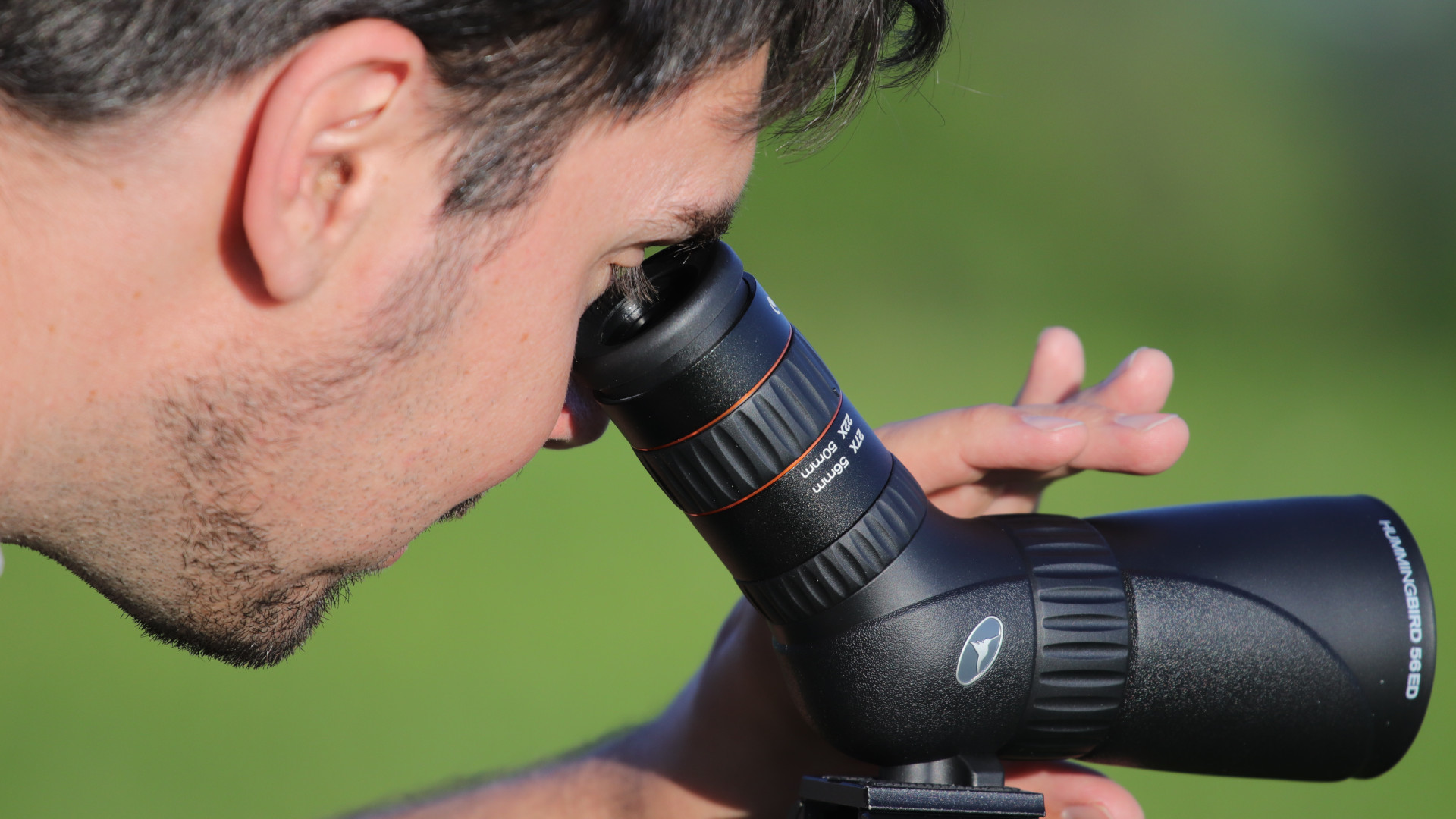 O que significam as abreviaturas HD e ED nos Spotting Scopes?