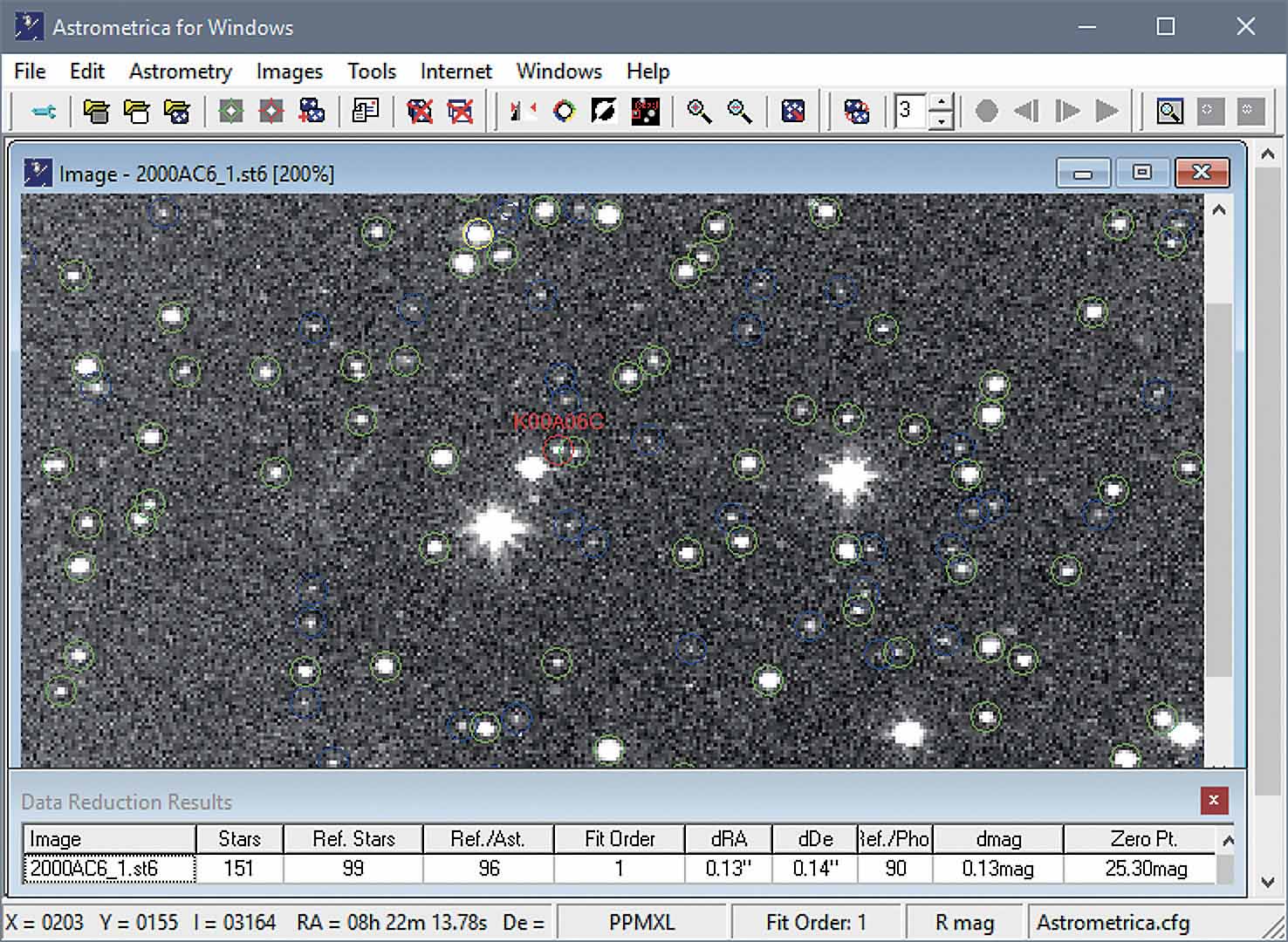 A interface gráfica de utilizador do Astrometrica, com um campo estelar detetado com sucesso. M. Weigand