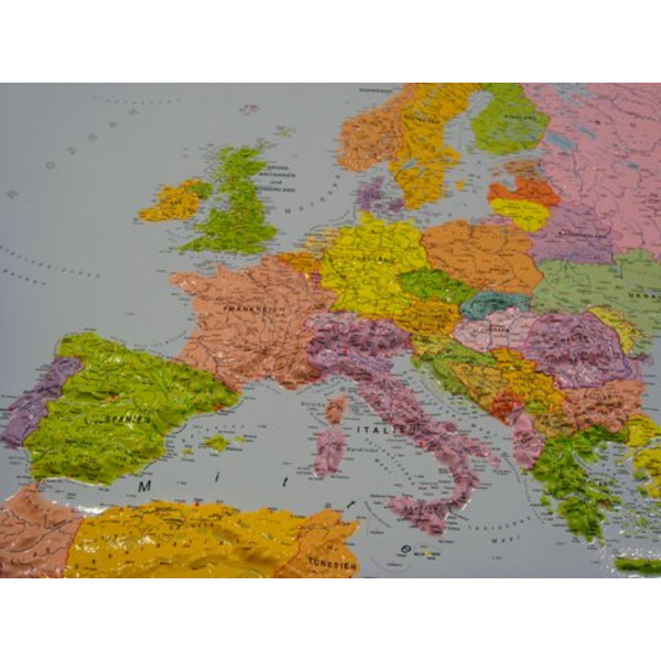 geo-institut mapa de continente GEO Institute Silver line continental political relief map of Europe (in German)