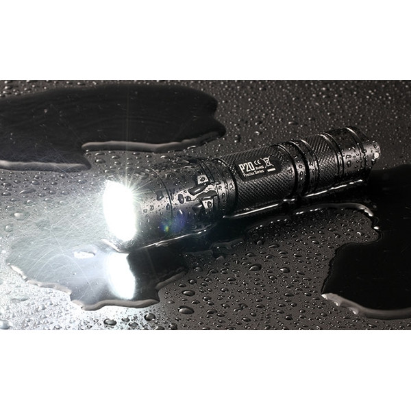 Nitecore Lanterna P20 torch