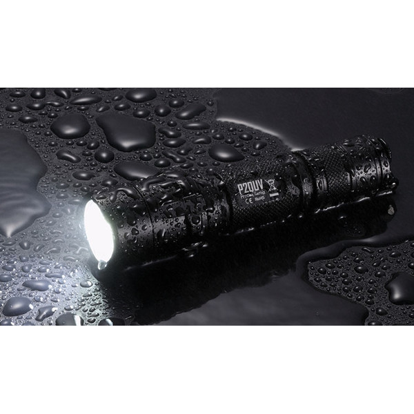 Nitecore Lanterna P20UV torch