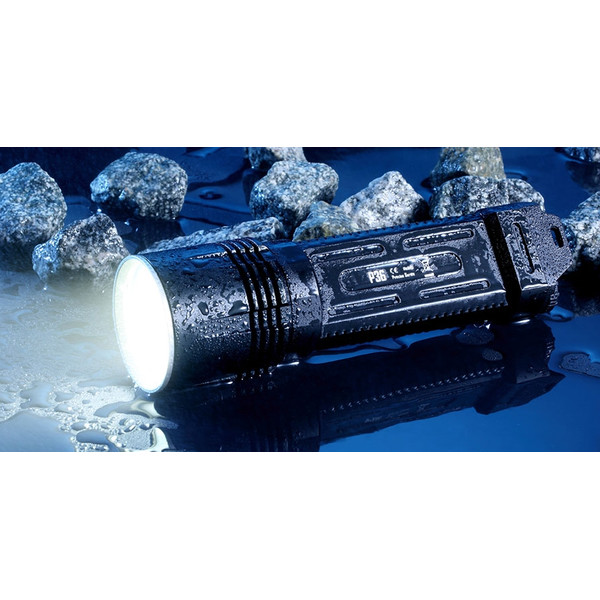 Nitecore Lanterna P36 torch