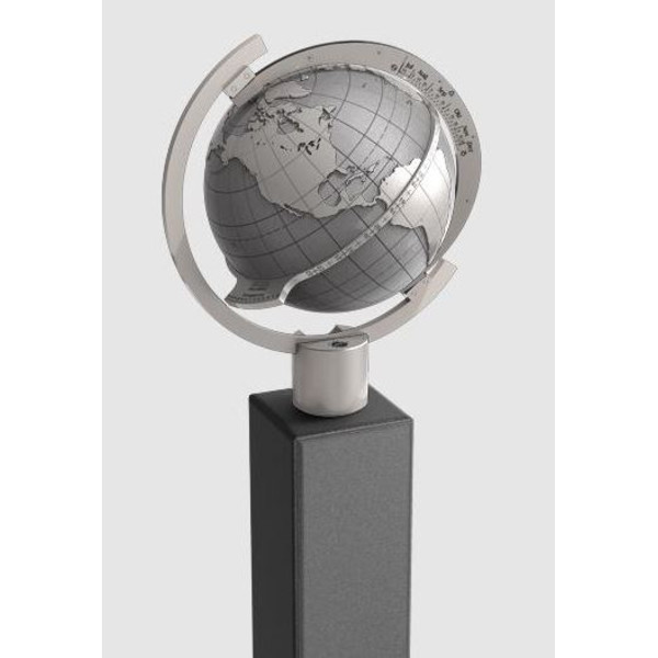 Helios Estela em granito para o Relógio de Sol Magalhães