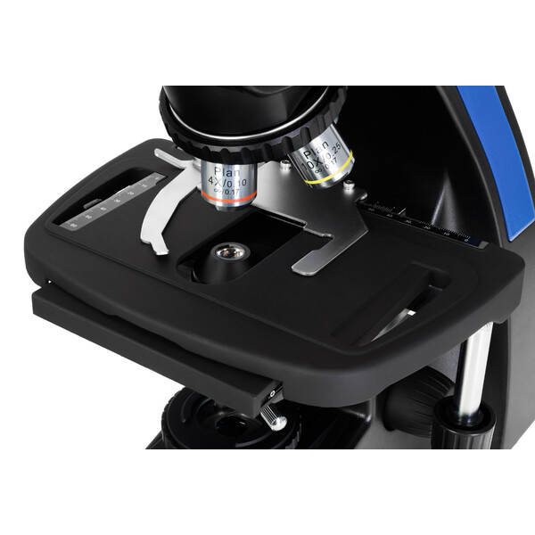 Microscópio 870T