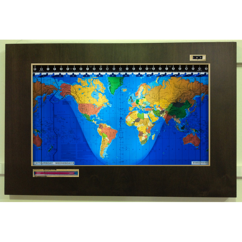 Geochron Kilburg original em design Ehrle, folheado a madeira verdadeira, com acabamento expresso e frisos dourados