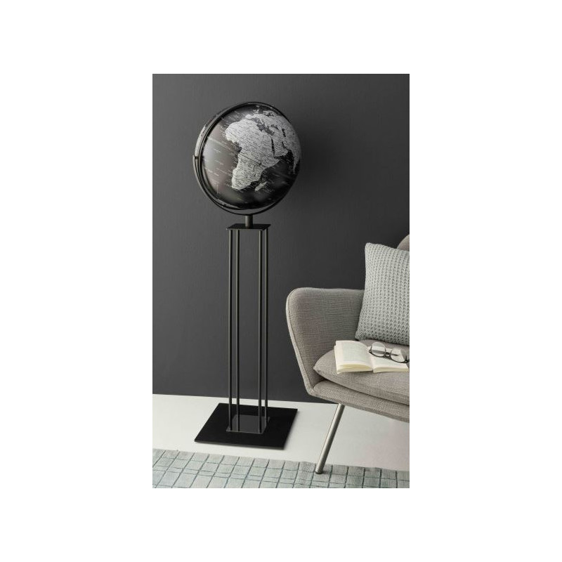 TROIKA Globo com pedestal Worldtrophy Matt Black 42,5cm