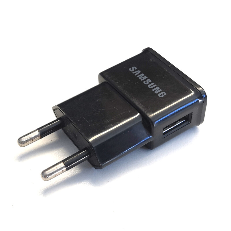 Tomada elétrica USB incl. cabo de extensão USB de 2 m